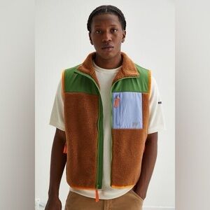 Urban Outfitters Without Walls Colorblock Sherpa Vest size medium